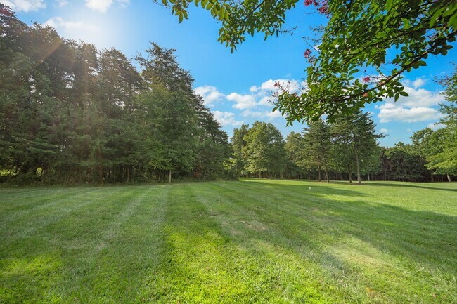 Building Photo - 27556 Paddock Trail Pl