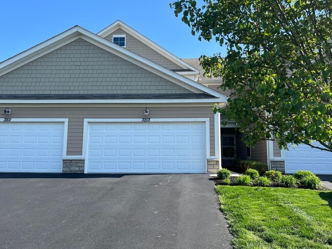 Building Photo - 3203 Rossmore Cir