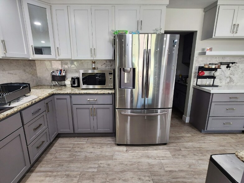 Building Photo - 3207 E Juniper Ave