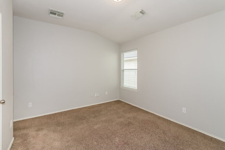 Building Photo - 3510 Aztec Wood Dr