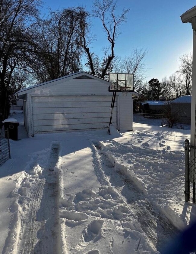 Building Photo - Move in Ready