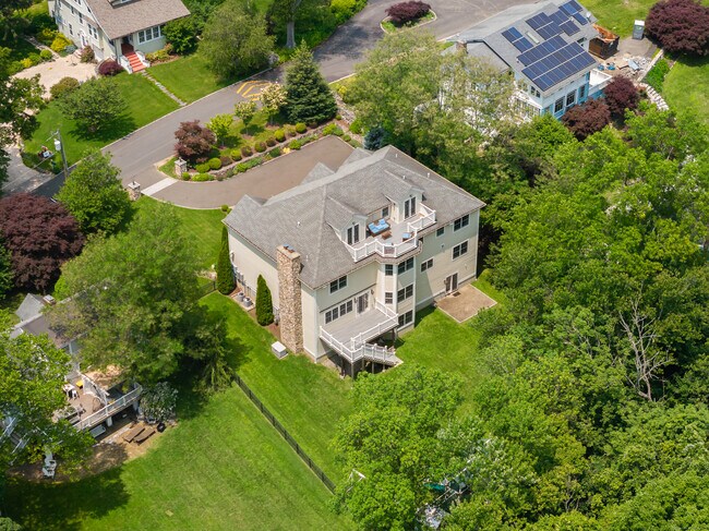 Building Photo - 57 Overbrook Dr