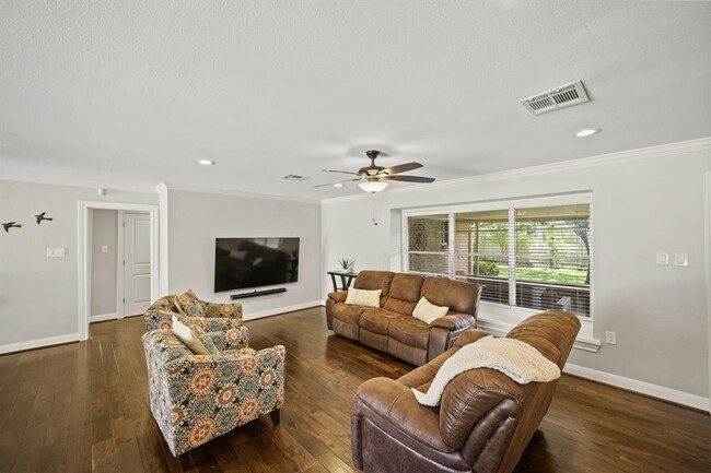Building Photo - 4943 Cheena Dr