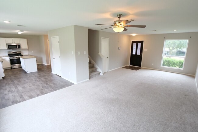 Building Photo - 23603 Legacy Oak St