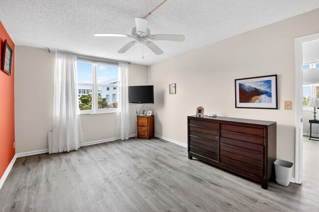 Building Photo - 2016 S Federal Hwy