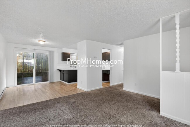 Building Photo - Three Bedroom Home in NE!