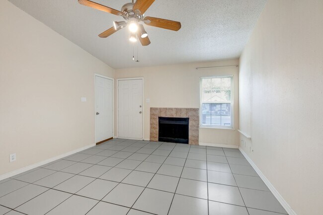 Building Photo - 2851 Coral Field Dr