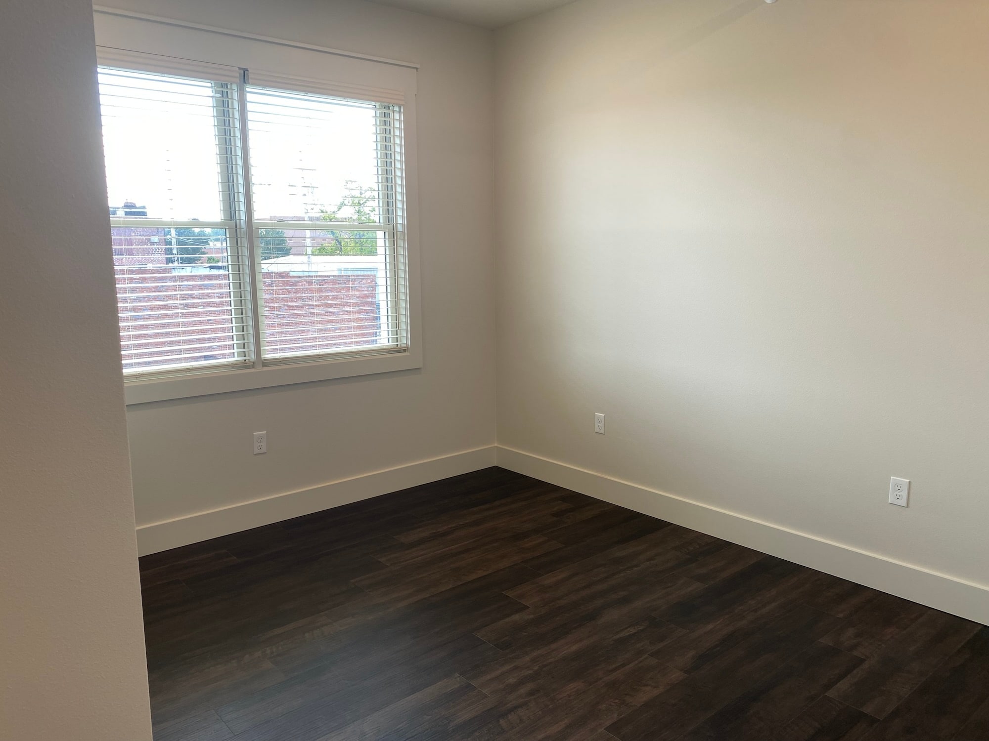 Building Photo - 906 S Main St