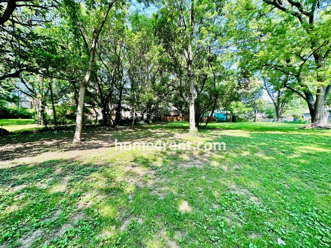 Building Photo - Beautiful Ranch Style, Overland Park Home ...