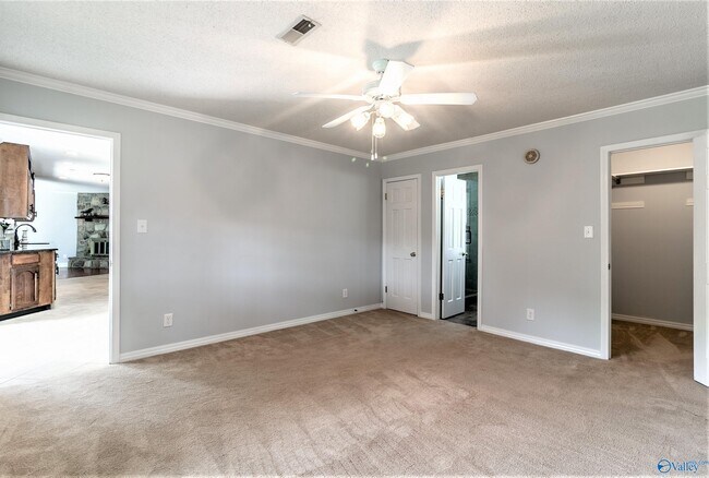 Building Photo - 1201 Aldridge Dr SE