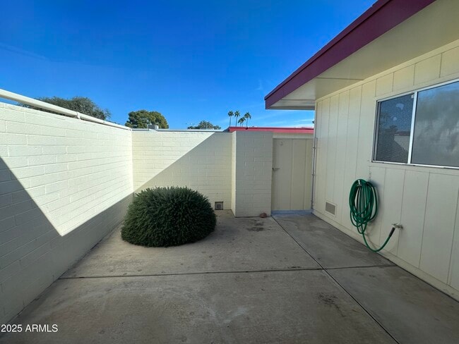 Building Photo - 13005 N 100th Dr
