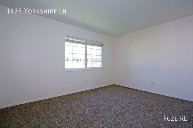 Building Photo - 1475 Yorkshire Ln