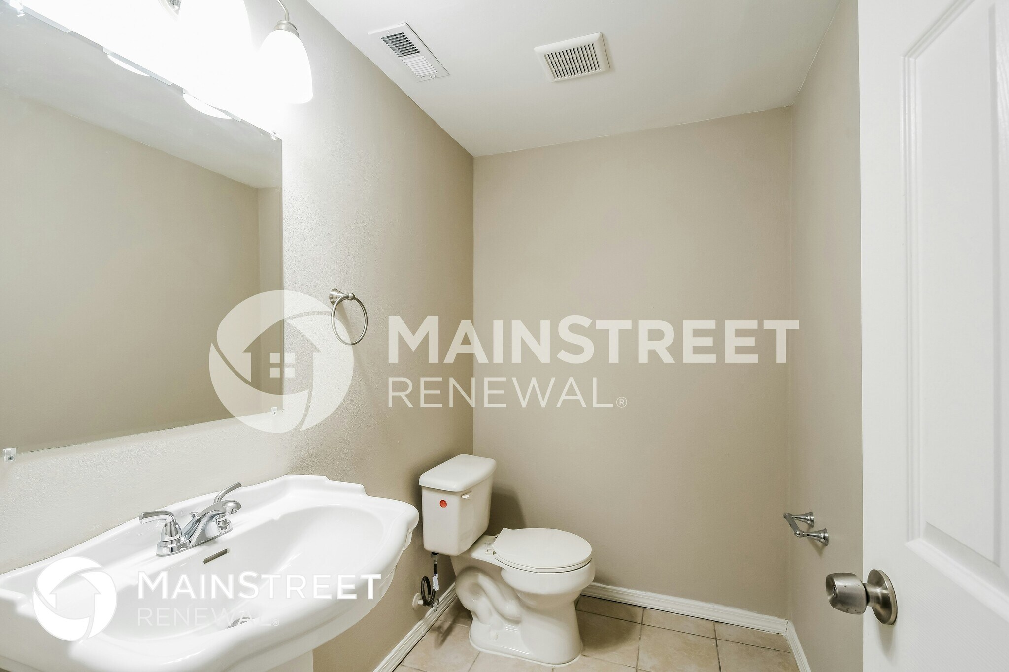 Building Photo - 5354 Trailview Dr