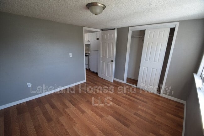 Building Photo - 1060 E Wabash St