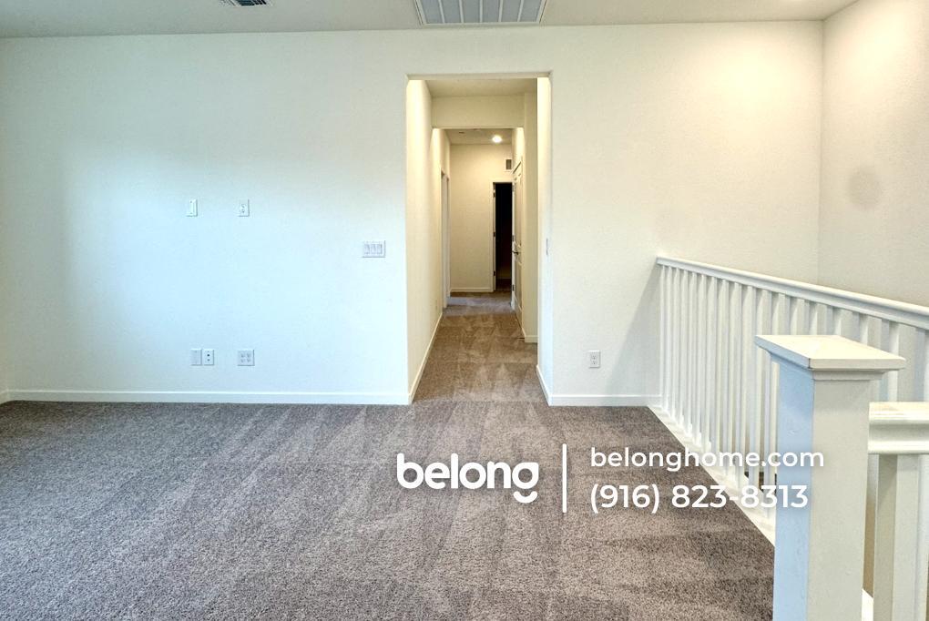 Building Photo - 1648 Chanticleer Ln