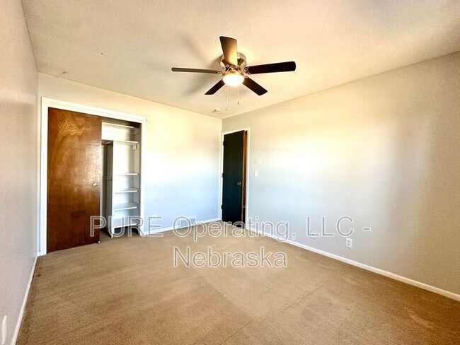 Building Photo - 20215 Pinkney St