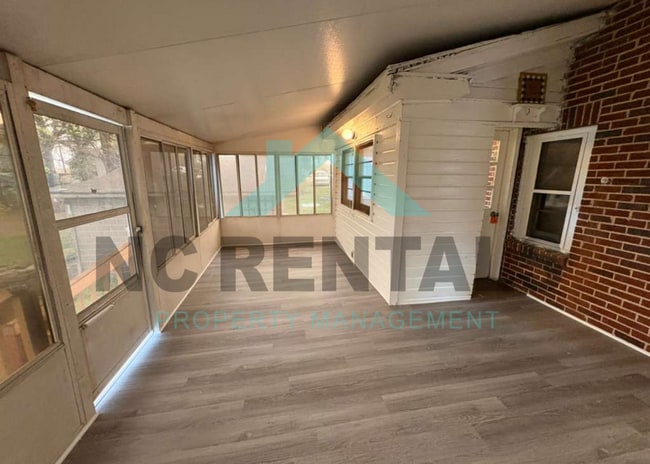 Building Photo - 113 S 2nd Ave