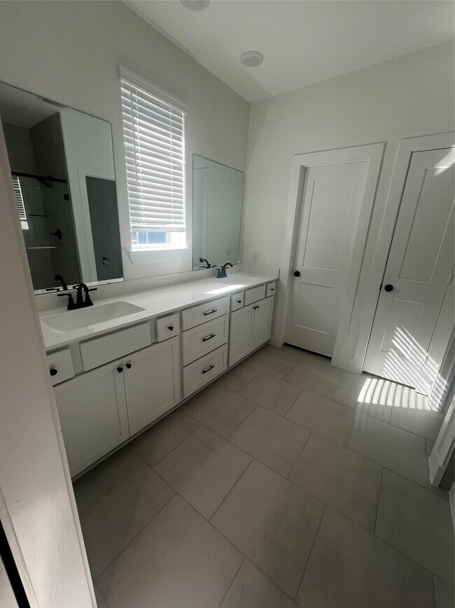 Building Photo - 7743 Swooping Swallow Ln