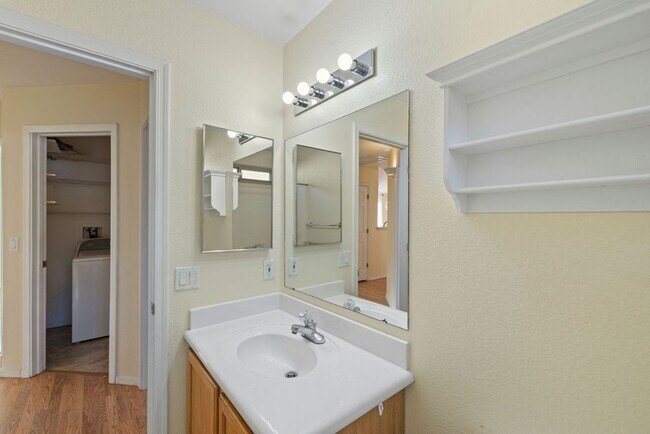 Building Photo - 4 Bedroom Home In Award Winning Vail Schoo...