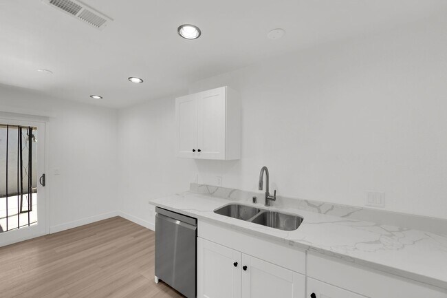 Building Photo - 3100 Chadford Pl