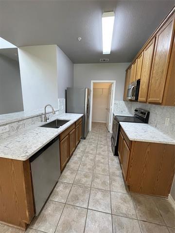 Building Photo - 208 Mozart Way