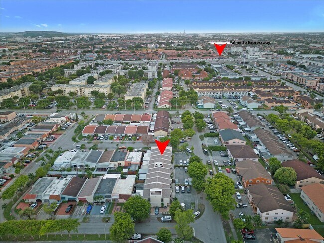 Building Photo - 1758 W 58th St