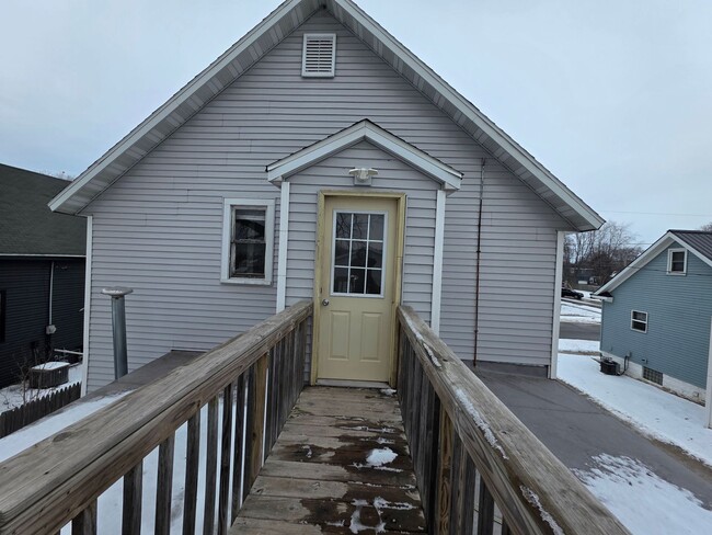 Building Photo - 1020 Berner St