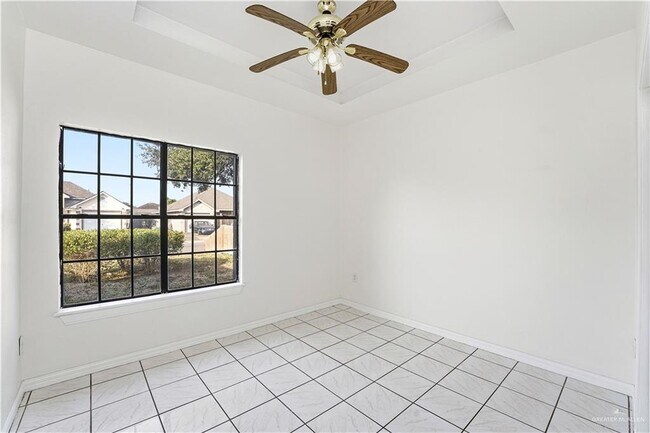 Building Photo - 11 West Dr