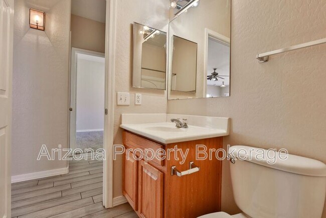 Building Photo - 9134 W Virginia Ave