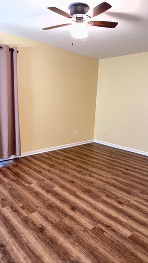 Building Photo - Colonial Circle