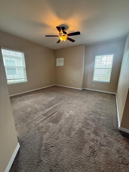 Building Photo - 7001 Interbay Blvd