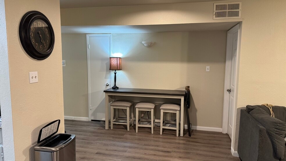 Living Room (4) - 356 W Harwood Rd