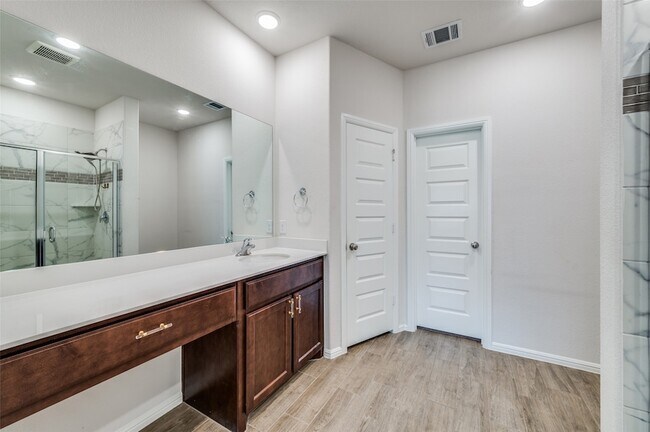 Building Photo - 14149 Danesdale Dr