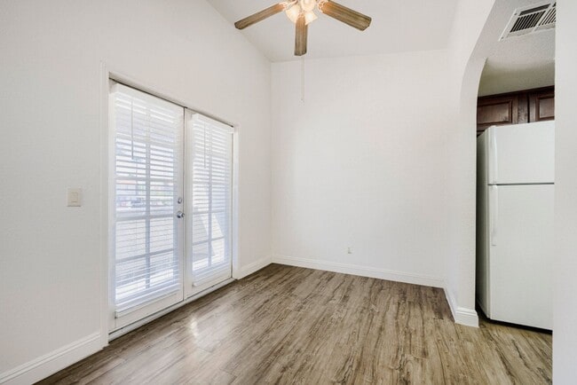 Building Photo - 1412 Bass Dr