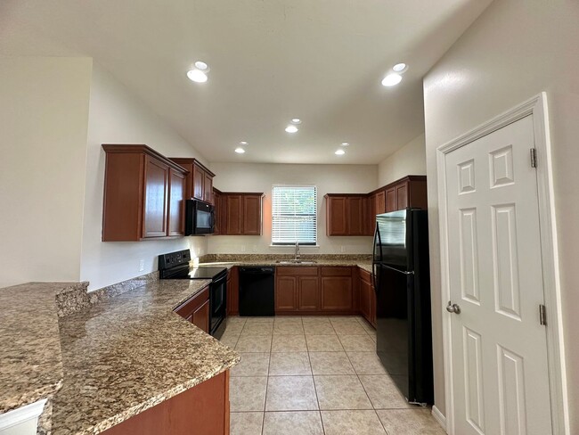 Building Photo - Fenced 3 Bed 2 Bath in SW Cape Coral Available Now!