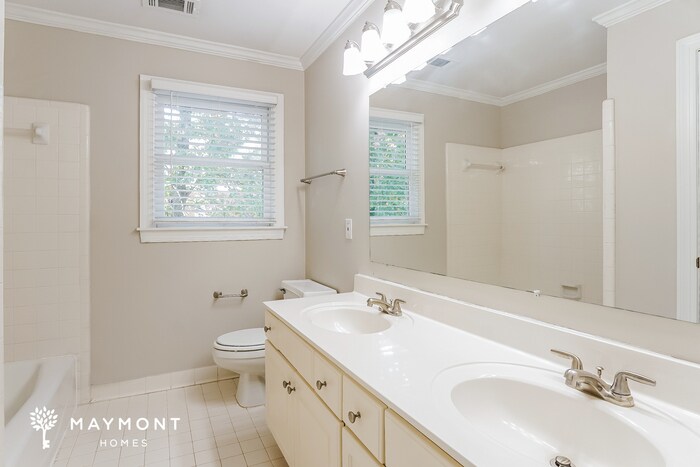 Building Photo - 1691 Russet Hill Cir