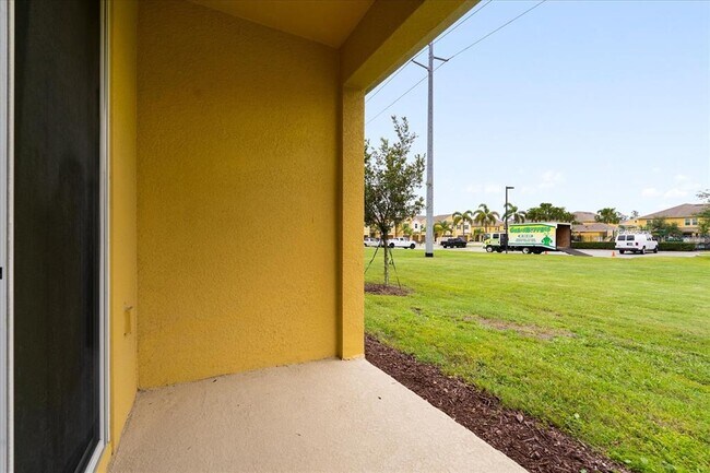 Building Photo - 9819 Red Eagle Dr