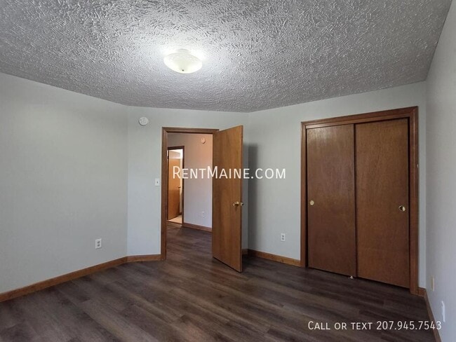 Building Photo - 10 Hartley St