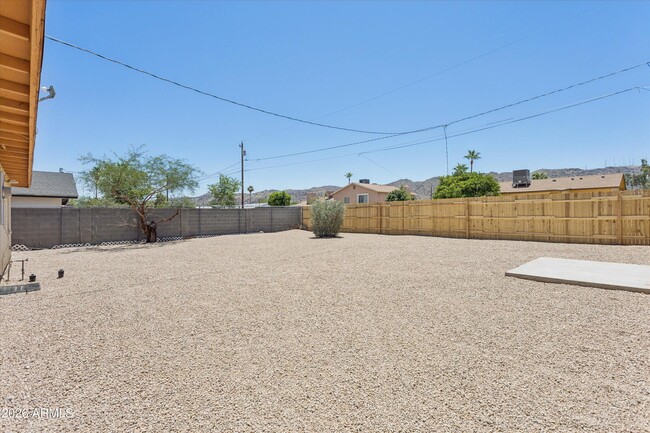 Building Photo - 735 E South Mountain Ave