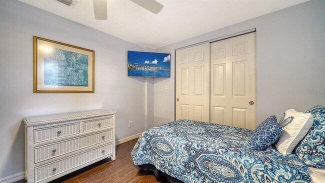 Building Photo - 6061 Border Ln