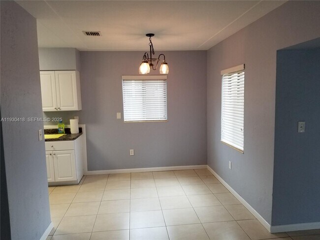 Building Photo - 949 NW 10th St