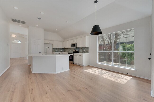 Building Photo - 7307 Cresson Dr