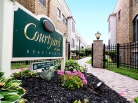Building Photo - Courtyard at James