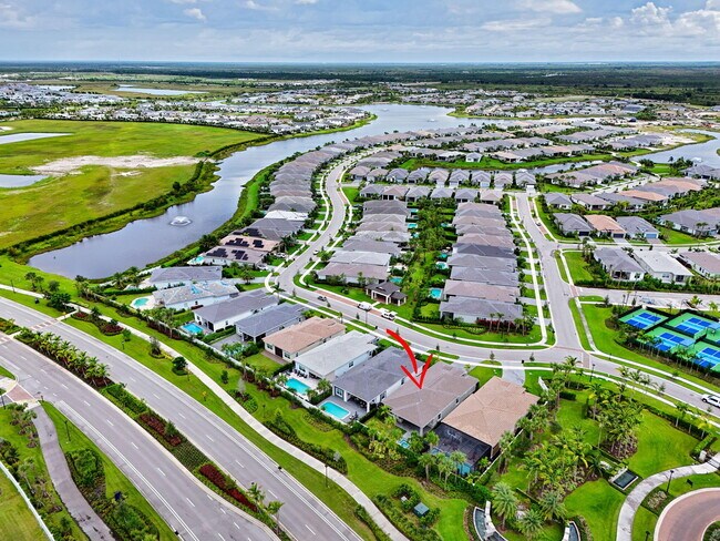 Building Photo - 9901 Regency Wy