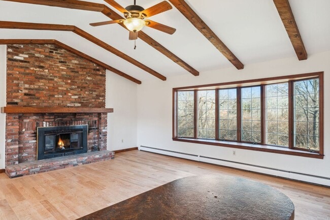 Building Photo - 17 Hillside Rd