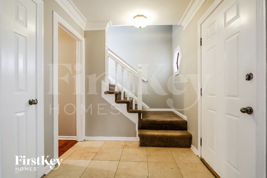 Building Photo - 2988 Winding Way SW