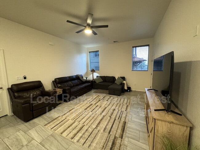 Building Photo - 1650 E Ponderosa Pkwy