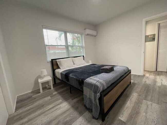 Building Photo - 1111 SW 37th Ave