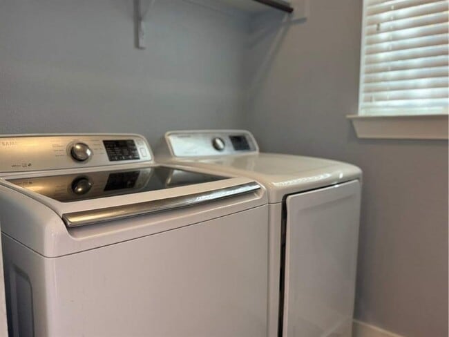 Building Photo - 7208 Lysander Ct