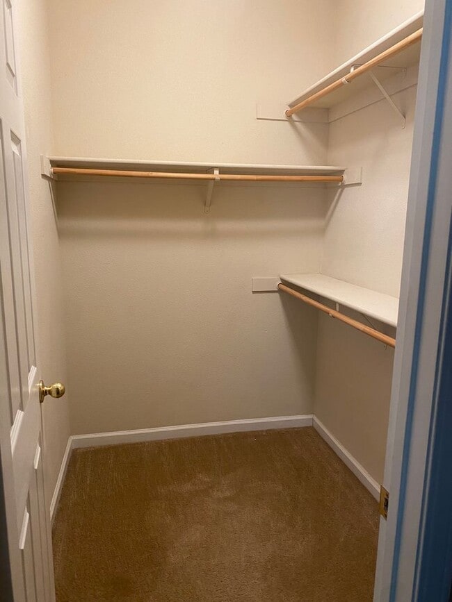 Building Photo - **Available Now Single Level  3 Bedroom 2 Bathroom with a Office**